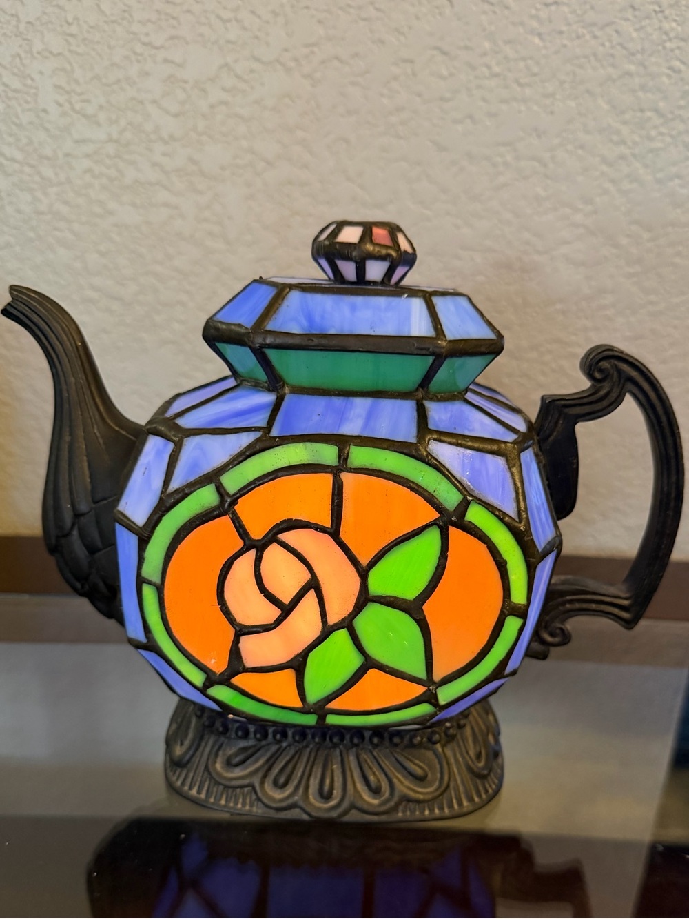Vtg. Tiffany Style Stained Glass Teapot Lamp Cheyenne Rose Blue Accent Light